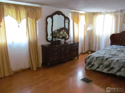 413 Baker St, Longmont, CO 80501 photo 9