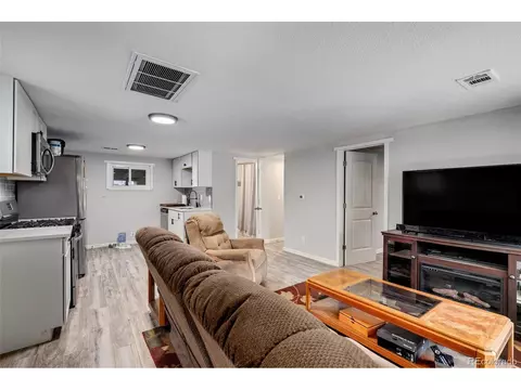 3015 E 40th Ave, Denver, CO 80205 photo 4