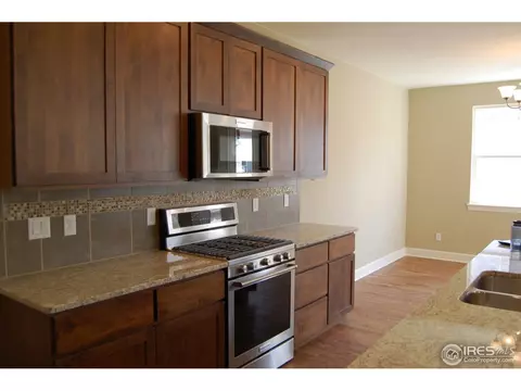 10135 Devonshire St, Longmont, CO 80504 photo 2