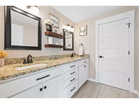 Bath - 626 Valley Ln, Boulder, CO 80302 photo 5 of 7
