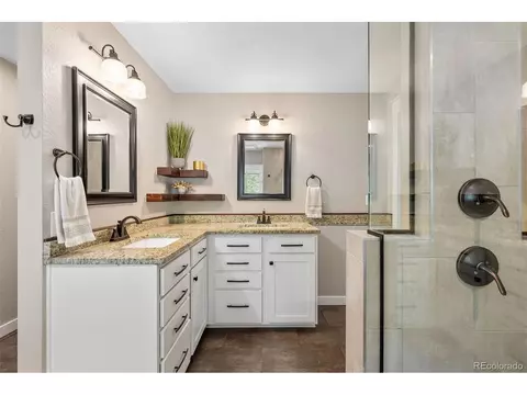 Bath - 626 Valley Ln, Boulder, CO 80302 photo 3 of 7