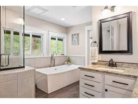 Bath - 626 Valley Ln, Boulder, CO 80302 photo 4 of 7