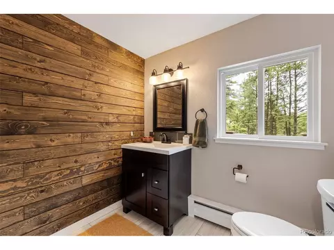 Bath - 626 Valley Ln, Boulder, CO 80302 photo 1 of 7