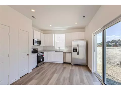 645 Yankee Boy Loop, Elizabeth, CO 80107 photo 3
