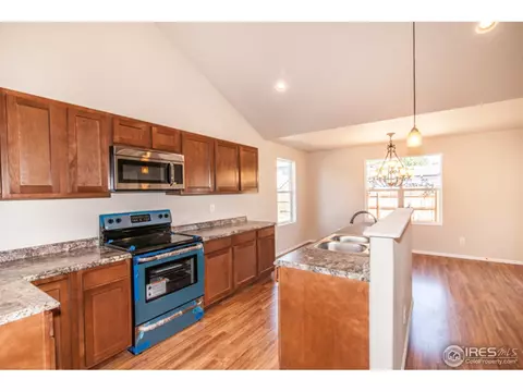 1043 E 25th St, Greeley, CO 80631 photo 3