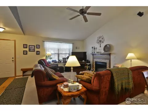 522 Hawthorn Cir, Frederick, CO 80530 photo 3