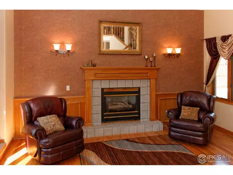 2473 Mapleton Cir, Longmont, CO 80503 photo 3