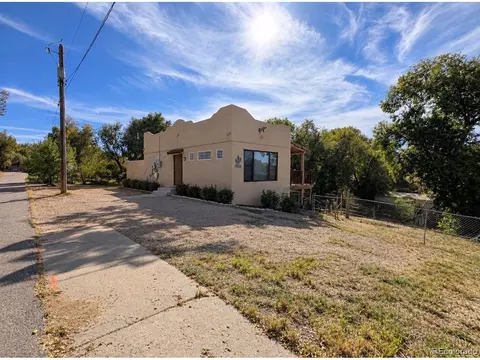 211 Vercelli Dr, Pueblo, CO 81005
