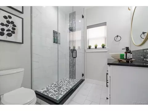 Bath - 27250 E Nova Cir, Aurora, CO 80016 photo 1 of 8