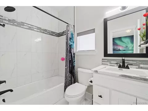 Bath - 27250 E Nova Cir, Aurora, CO 80016 photo 8 of 8