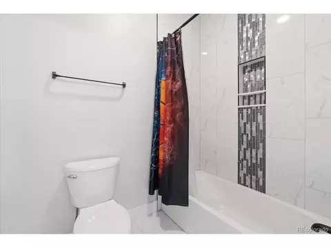 Bath - 27250 E Nova Cir, Aurora, CO 80016 photo 7 of 8