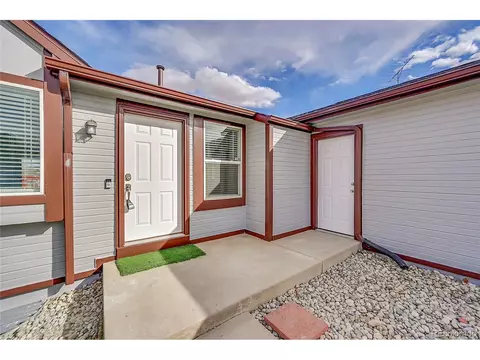 19754 E Wagontrail Dr, Centennial, CO 80015