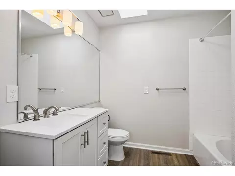 Bath - 11601 E Cornell Cir, Aurora, CO 80014 photo 2 of 5
