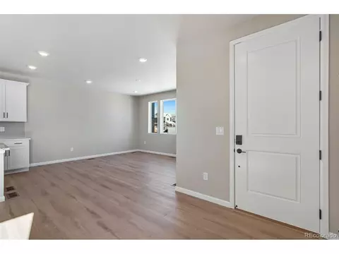 1525 E 3rd Ave, Longmont, CO 80501 photo 3