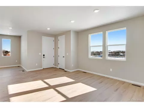 1525 E 3rd Ave, Longmont, CO 80501 photo 11