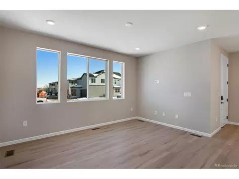 1525 E 3rd Ave, Longmont, CO 80501 photo 4