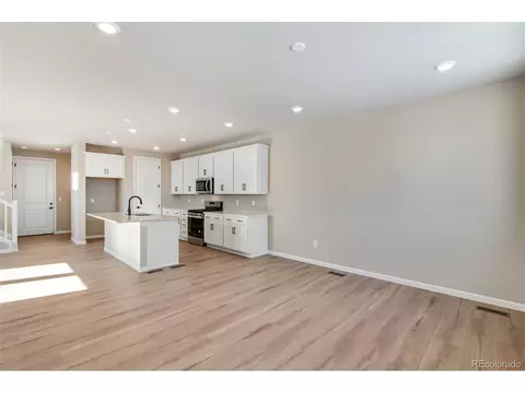 1525 E 3rd Ave, Longmont, CO 80501 photo 7