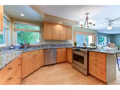 7211 Augusta Dr, Boulder, CO 80301 photo 3