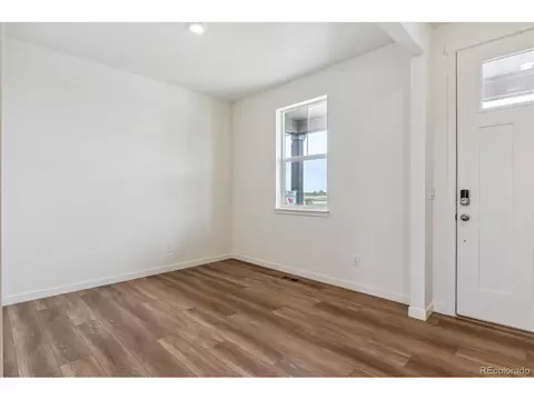 27574 E Byers Ave, Aurora, CO 80018 photo 5