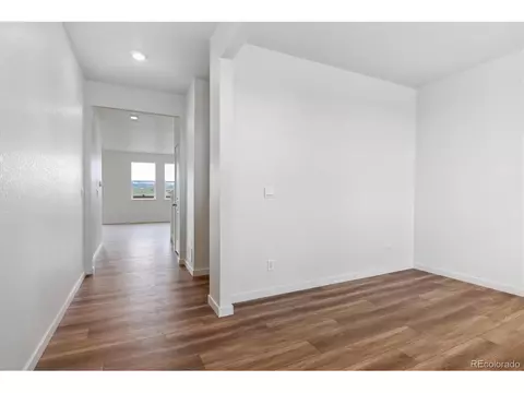 27574 E Byers Ave, Aurora, CO 80018 photo 4