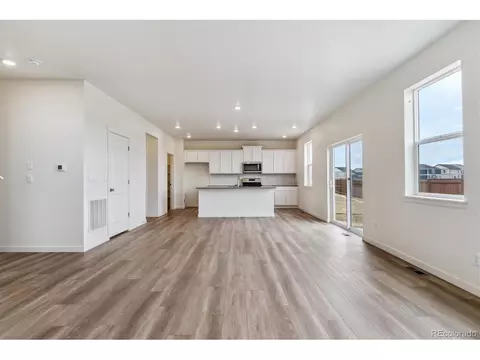27574 E Byers Ave, Aurora, CO 80018 photo 8