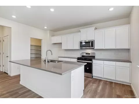 27574 E Byers Ave, Aurora, CO 80018 photo 12