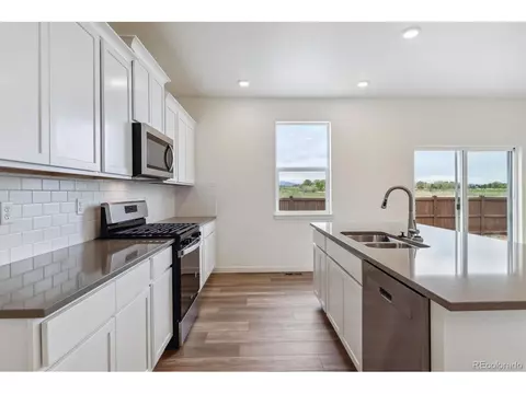 27574 E Byers Ave, Aurora, CO 80018 photo 13