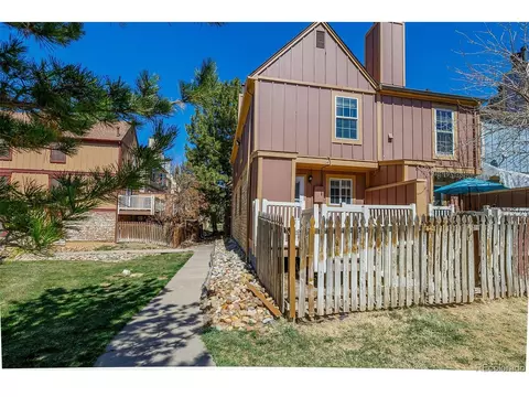 12059 E Hoye Dr, Aurora, CO 80012 photo 3