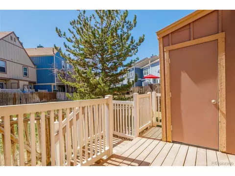 12059 E Hoye Dr, Aurora, CO 80012 photo 4