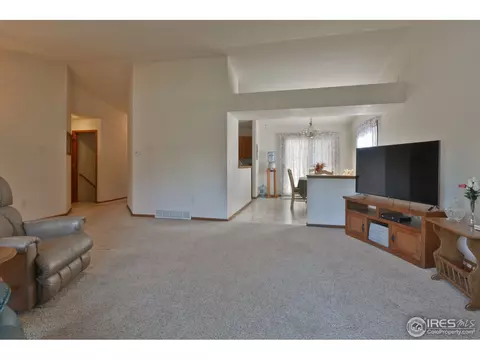 1214 Cedar Dr, Berthoud, CO 80513 photo 2