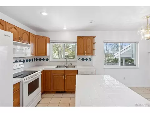 7153 E Warren Dr, Denver, CO 80224 photo 12