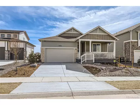 5697 Wayfarer Cir, Longmont, CO 80504