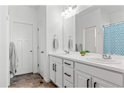 27867 E 8th Ave, Aurora, CO 80018 photo 17