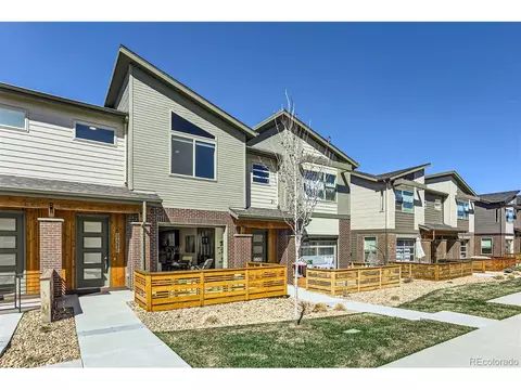 19502 E Sunset Cir, Centennial, CO 80015