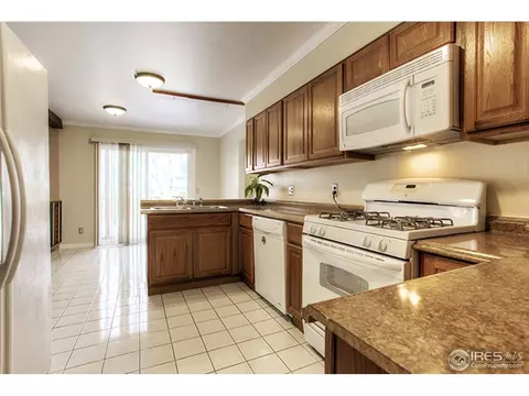8237 Teller Ct, Arvada, CO 80003 photo 6