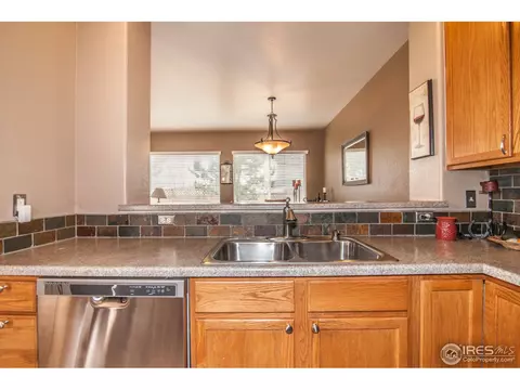 2201 E 128th Ave, Thornton, CO 80241 photo 8