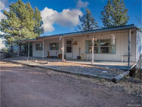 916 Pinecrest Rd, Woodland Park, CO 80863