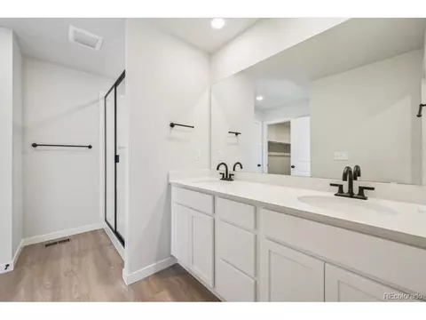 Bath - 22687 E 47th Pl, Aurora, CO 80019 photo 3 of 3