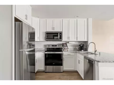 Kitchen - 9777 E 56th Pl, Denver, CO 80238 photo 2 of 4