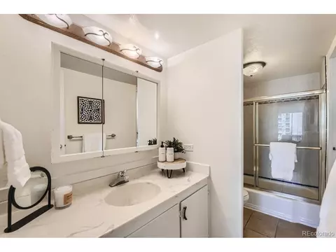 Bath - 4801 E 9th Ave #301S, Denver, CO 80220 photo 3 of 3
