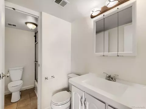 Bath - 4801 E 9th Ave #301S, Denver, CO 80220 photo 2 of 3