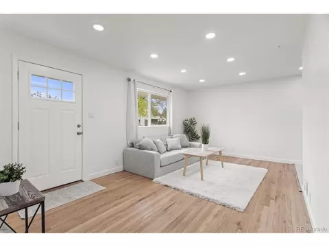875 Lima St, Aurora, CO 80010 photo 4