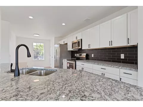 19319 E Dickenson Pl, Aurora, CO 80013 photo 5