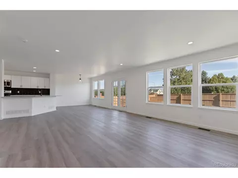 19319 E Dickenson Pl, Aurora, CO 80013 photo 9