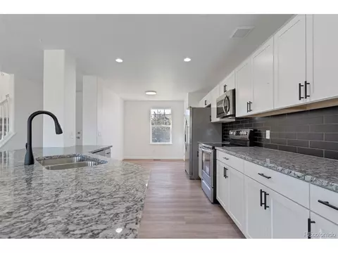 19319 E Dickenson Pl, Aurora, CO 80013 photo 6