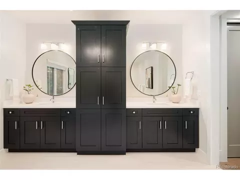 Bath - 20 Ivanhoe St, Denver, CO 80220 photo 2 of 5