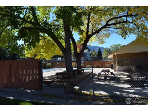 235 Pawnee Dr, Boulder, CO 80303 photo 2