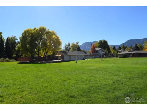 235 Pawnee Dr, Boulder, CO 80303 photo 4
