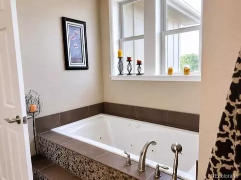 Bath - 7988 Wisdom Ct, Frederick, CO 80530 photo 4 of 6