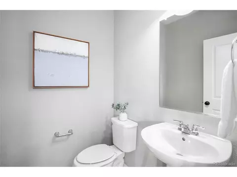 10219 E 25th Dr, Aurora, CO 80010 photo 27